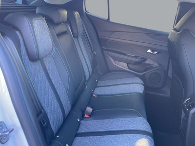 Peugeot 408 Puretech 130 Allure EAT8 96 kW (130 CV) 15 Peugeot 408 Puretech 130 Allure EAT8 96 kW (130 CV) 15