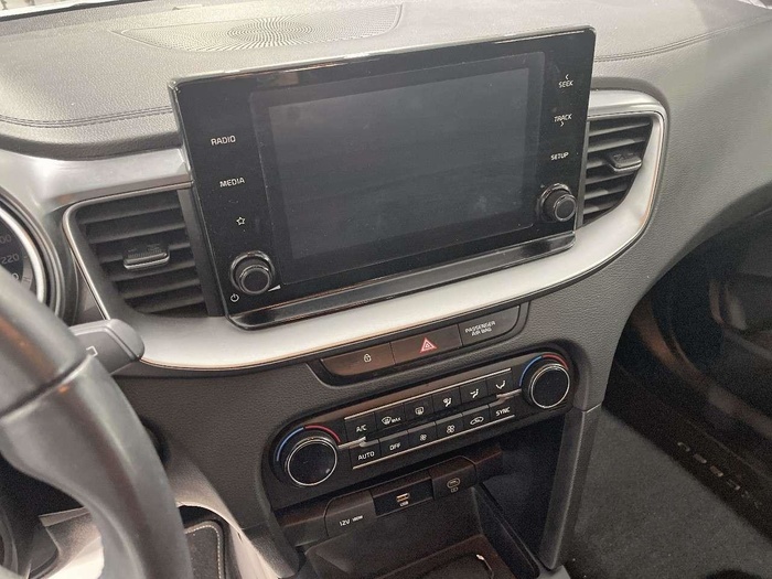 Kia XCeed 1.0 T-GDi Drive 88 kW (120 CV) Vehículo usado en Sevilla Kia XCeed 1.0 T-GDi Drive 88 kW (120 CV) Vehículo usado en Sevilla