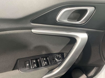 Kia XCeed 1.0 T-GDi Drive 88 kW (120 CV) 10 Kia XCeed 1.0 T-GDi Drive 88 kW (120 CV) 10