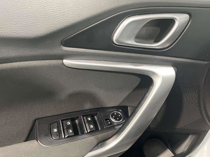 Kia XCeed 1.0 T-GDi Drive 88 kW (120 CV) Vehículo usado en Sevilla Kia XCeed 1.0 T-GDi Drive 88 kW (120 CV) Vehículo usado en Sevilla