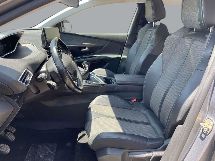 Peugeot 5008 PureTech 130 S&S Allure Pack 96 kW (130 CV) Vehículo usado en Sevilla Peugeot 5008 PureTech 130 S&S Allure Pack 96 kW (130 CV) Vehículo usado en Sevilla