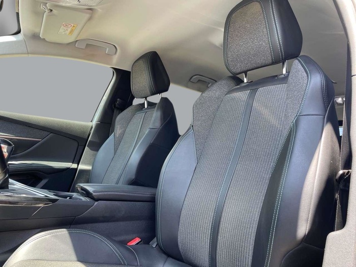 Peugeot 5008 PureTech 130 S&S Allure Pack 96 kW (130 CV) Vehículo usado en Sevilla Peugeot 5008 PureTech 130 S&S Allure Pack 96 kW (130 CV) Vehículo usado en Sevilla