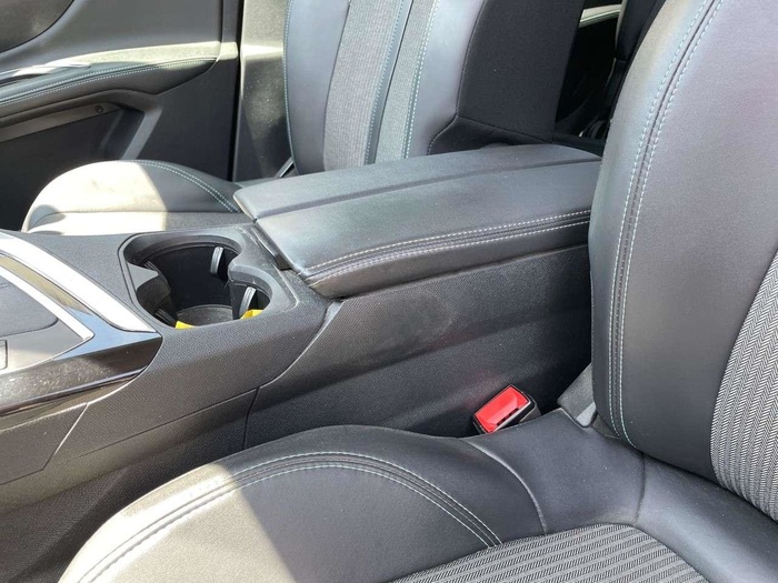 Peugeot 5008 PureTech 130 S&S Allure Pack 96 kW (130 CV) Vehículo usado en Sevilla Peugeot 5008 PureTech 130 S&S Allure Pack 96 kW (130 CV) Vehículo usado en Sevilla