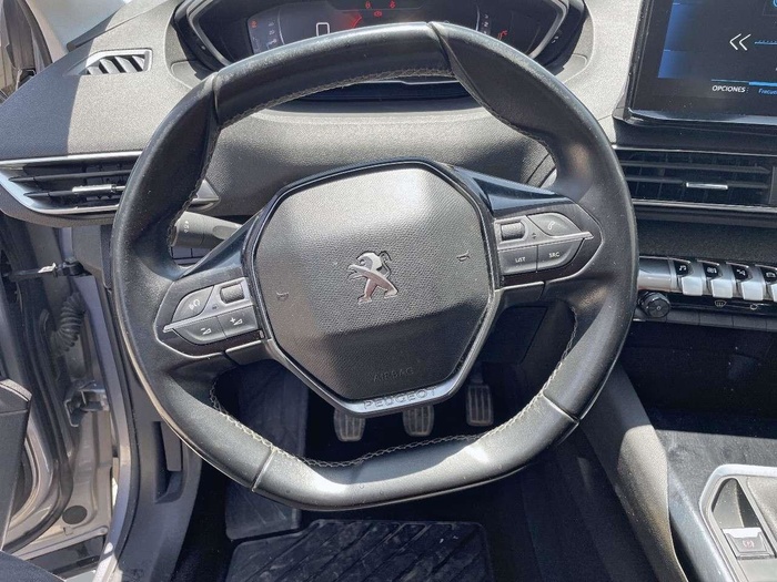 Peugeot 5008 PureTech 130 S&S Allure Pack 96 kW (130 CV) Vehículo usado en Sevilla Peugeot 5008 PureTech 130 S&S Allure Pack 96 kW (130 CV) Vehículo usado en Sevilla