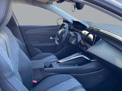 Peugeot 408 Allure Hybrid eDCS6 100 kW (136 CV) 18 Peugeot 408 Allure Hybrid eDCS6 100 kW (136 CV) 18