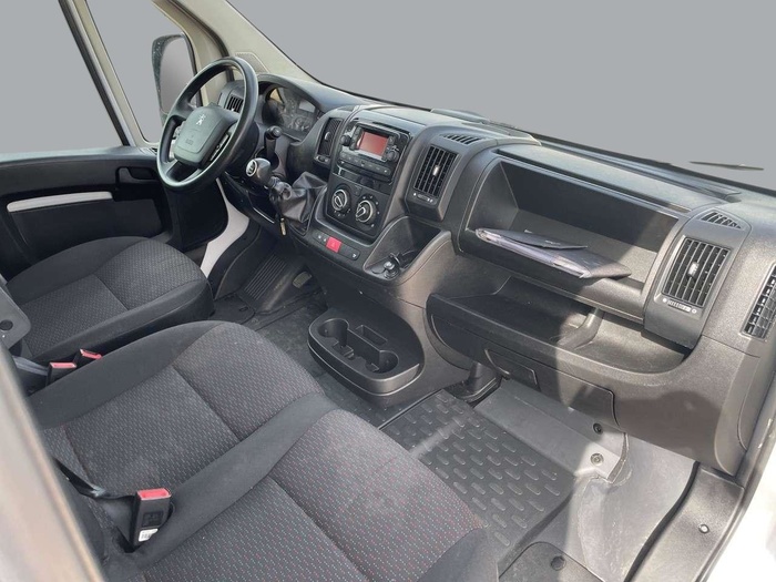 Peugeot Boxer Furgon BlueHDi 140 S&S 435 L3H2 103 kW (140 CV) Vehículo usado en Sevilla Peugeot Boxer Furgon BlueHDi 140 S&S 435 L3H2 103 kW (140 CV) Vehículo usado en Sevilla