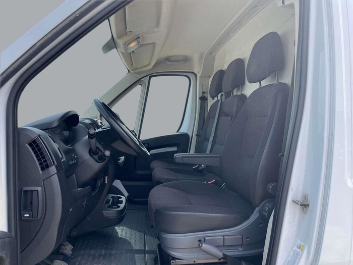 Peugeot Boxer Furgon BlueHDi 140 S&S 435 L3H2 103 kW (140 CV) Vehículo usado en Sevilla Peugeot Boxer Furgon BlueHDi 140 S&S 435 L3H2 103 kW (140 CV) Vehículo usado en Sevilla