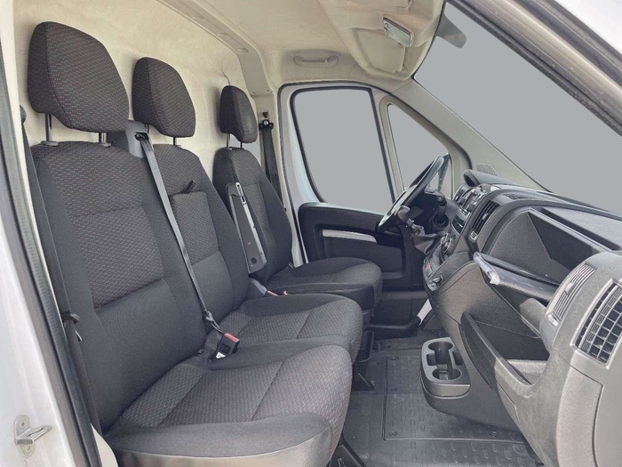 Peugeot Boxer Furgon BlueHDi 140 S&S 435 L3H2 103 kW (140 CV) Vehículo usado en Sevilla Peugeot Boxer Furgon BlueHDi 140 S&S 435 L3H2 103 kW (140 CV) Vehículo usado en Sevilla