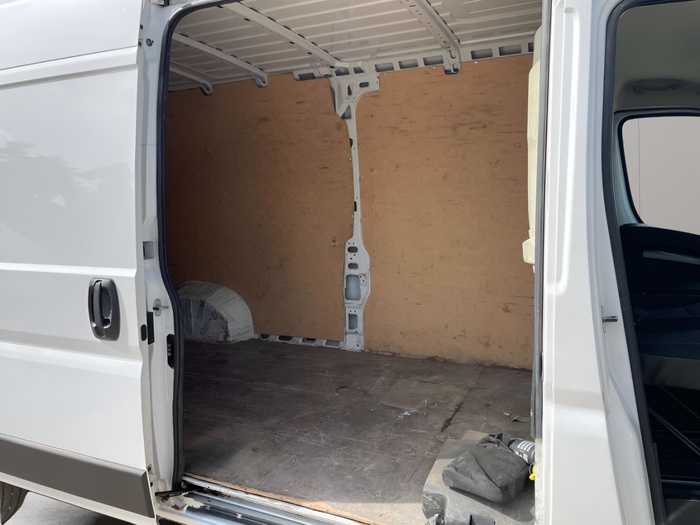 Peugeot Boxer Furgon BlueHDi 140 S&S 435 L3H2 103 kW (140 CV) Vehículo usado en Sevilla Peugeot Boxer Furgon BlueHDi 140 S&S 435 L3H2 103 kW (140 CV) Vehículo usado en Sevilla