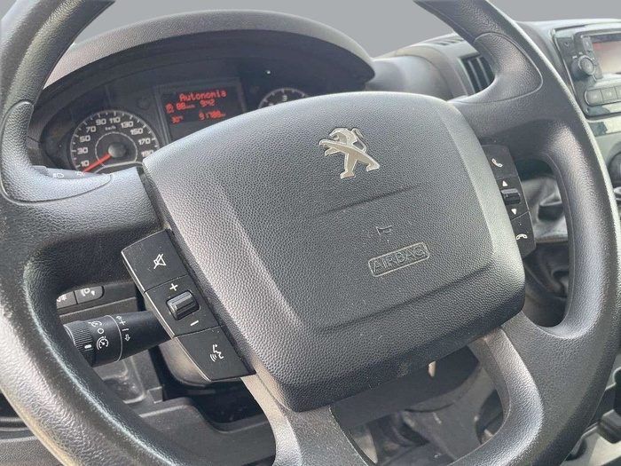 Peugeot Boxer Furgon BlueHDi 140 S&S 435 L3H2 103 kW (140 CV) Vehículo usado en Sevilla Peugeot Boxer Furgon BlueHDi 140 S&S 435 L3H2 103 kW (140 CV) Vehículo usado en Sevilla