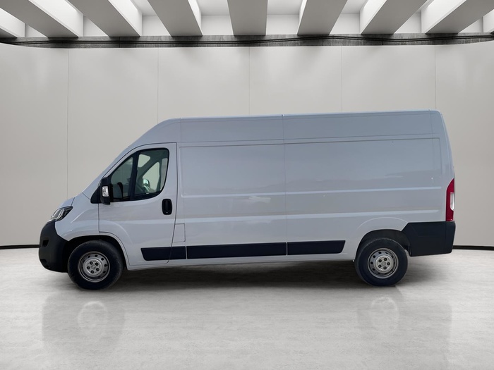 Peugeot Boxer Furgon BlueHDi 140 S&S 435 L3H2 103 kW (140 CV) Vehículo usado en Sevilla Peugeot Boxer Furgon BlueHDi 140 S&S 435 L3H2 103 kW (140 CV) Vehículo usado en Sevilla