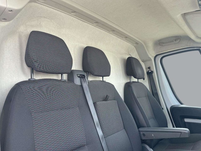 Peugeot Boxer Furgon BlueHDi 140 S&S 435 L3H2 103 kW (140 CV) Vehículo usado en Sevilla Peugeot Boxer Furgon BlueHDi 140 S&S 435 L3H2 103 kW (140 CV) Vehículo usado en Sevilla