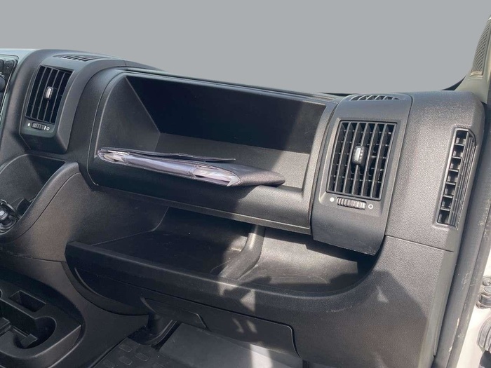 Peugeot Boxer Furgon BlueHDi 140 S&S 435 L3H2 103 kW (140 CV) Vehículo usado en Sevilla Peugeot Boxer Furgon BlueHDi 140 S&S 435 L3H2 103 kW (140 CV) Vehículo usado en Sevilla