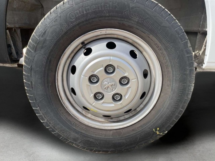 Peugeot Boxer Furgon BlueHDi 140 S&S 435 L3H2 103 kW (140 CV) Vehículo usado en Sevilla Peugeot Boxer Furgon BlueHDi 140 S&S 435 L3H2 103 kW (140 CV) Vehículo usado en Sevilla