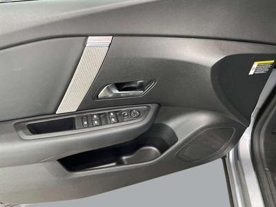 Citroen C4 X PureTech 100 S&S 6v You 75 kW (102 CV) 15 Citroen C4 X PureTech 100 S&S 6v You 75 kW (102 CV) 15