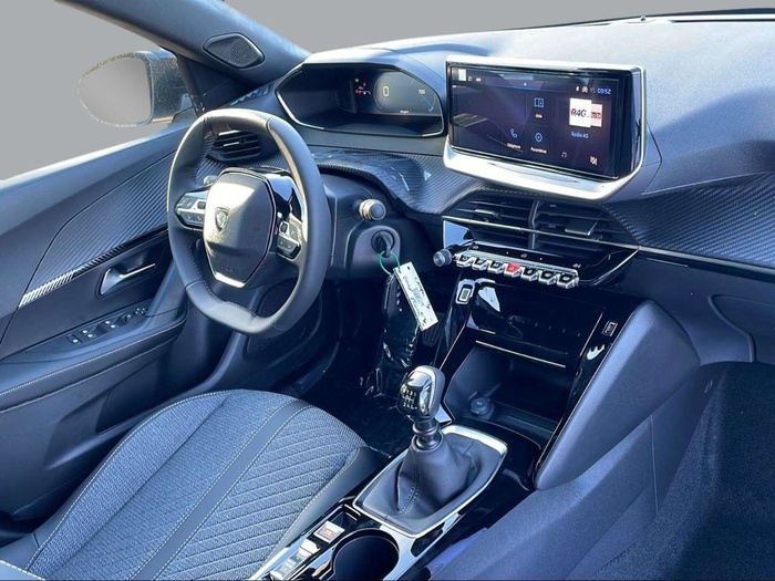 Peugeot 2008 PureTech 100 S&S Allure 75 kW (100 CV) Vehículo usado en Sevilla Peugeot 2008 PureTech 100 S&S Allure 75 kW (100 CV) Vehículo usado en Sevilla