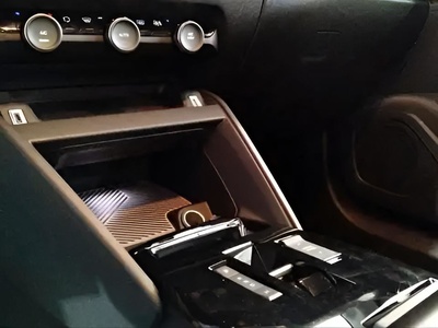 Citroen C4 Hybrid 136 e-DCS6 Business Edition 100 kW (136 CV) 16 Citroen C4 Hybrid 136 e-DCS6 Business Edition 100 kW (136 CV) 16