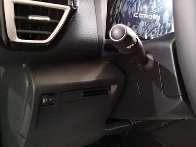 Citroen C4 Hybrid 136 e-DCS6 Business Edition 100 kW (136 CV) 12 Citroen C4 Hybrid 136 e-DCS6 Business Edition 100 kW (136 CV) 12