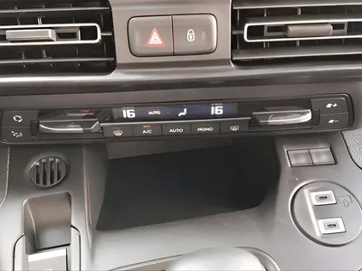 Citroen Berlingo BlueHDi 100 S&S Plus Talla M 75 kW (102 CV) 25 Citroen Berlingo BlueHDi 100 S&S Plus Talla M 75 kW (102 CV) 25