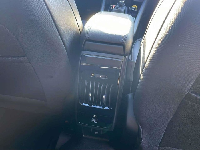 Jeep Compass 1.5 MHEV eHybrid Summit DCT 96 kW (130 CV) KM0 en Sevilla Jeep Compass 1.5 MHEV eHybrid Summit DCT 96 kW (130 CV) KM0 en Sevilla