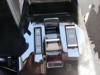 Citroen C4 Hybrid 145 Business Edition e-DCS6 107 kW (145 CV) 24 Citroen C4 Hybrid 145 Business Edition e-DCS6 107 kW (145 CV) 24