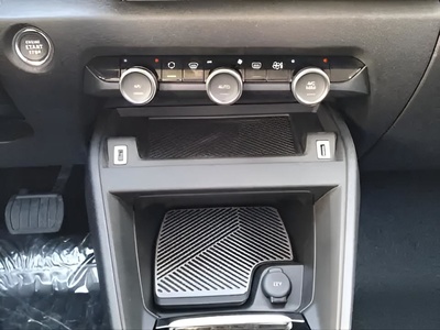 Citroen C4 Hybrid 136 e-DCS6 Business Edition 100 kW (136 CV) 20 Citroen C4 Hybrid 136 e-DCS6 Business Edition 100 kW (136 CV) 20