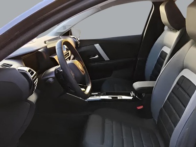 Citroen C4 Hybrid 136 e-DCS6 Business Edition 100 kW (136 CV) 8 Citroen C4 Hybrid 136 e-DCS6 Business Edition 100 kW (136 CV) 8