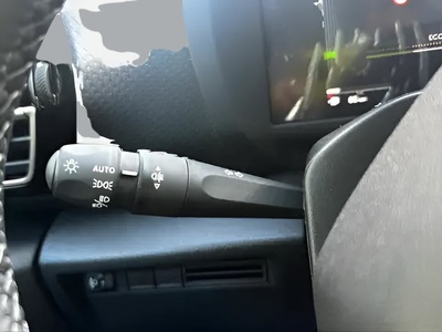 Citroen C4 Hybrid 145 Business Edition e-DCS6 107 kW (145 CV) 15 Citroen C4 Hybrid 145 Business Edition e-DCS6 107 kW (145 CV) 15