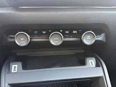 Citroen C4 Hybrid 145 Business Edition e-DCS6 107 kW (145 CV) 19 Citroen C4 Hybrid 145 Business Edition e-DCS6 107 kW (145 CV) 19