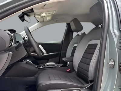 Citroen C4 Hybrid 145 Business Edition e-DCS6 107 kW (145 CV) 7 Citroen C4 Hybrid 145 Business Edition e-DCS6 107 kW (145 CV) 7