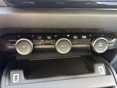 Citroen C4 Hybrid 110 e-DCS6 You 81 kW (110 CV) 21 Citroen C4 Hybrid 110 e-DCS6 You 81 kW (110 CV) 21