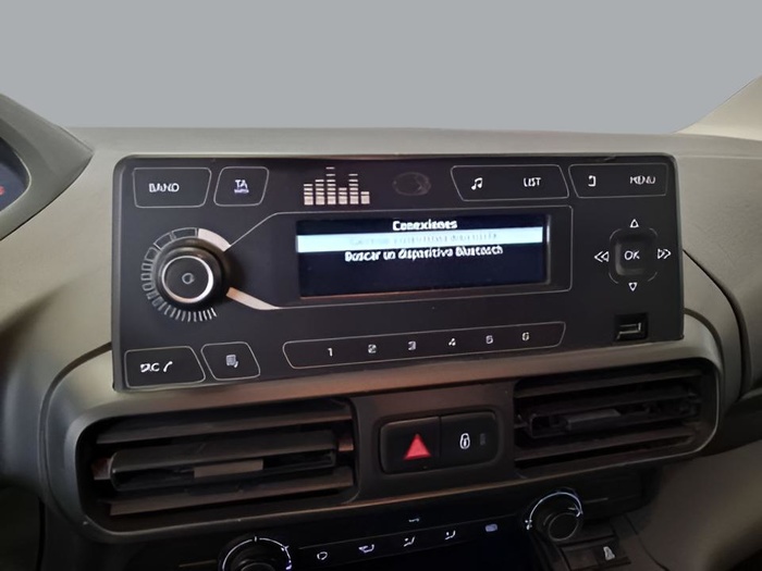 Peugeot Partner Furgon BlueHDi 75 Pro Standard 600kg 55 kW (73 CV) Vehículo usado en Sevilla Peugeot Partner Furgon BlueHDi 75 Pro Standard 600kg 55 kW (73 CV) Vehículo usado en Sevilla