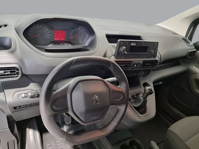 Peugeot Partner Furgon BlueHDi 75 Pro Standard 600kg 55 kW (73 CV) Vehículo usado en Sevilla Peugeot Partner Furgon BlueHDi 75 Pro Standard 600kg 55 kW (73 CV) Vehículo usado en Sevilla