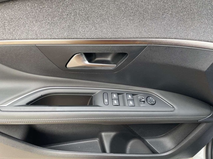 Peugeot 3008 Hybrid 300 GT e-EAT8 221 kW (300 CV) Vehículo usado en Sevilla Peugeot 3008 Hybrid 300 GT e-EAT8 221 kW (300 CV) Vehículo usado en Sevilla