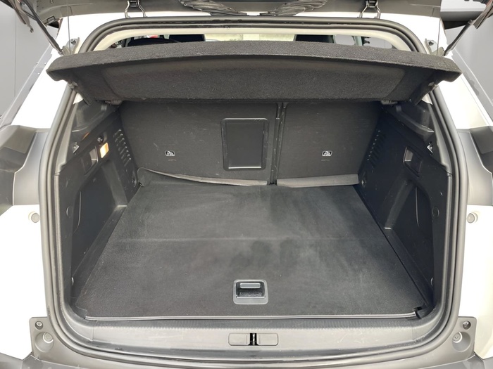 Peugeot 3008 Hybrid 300 GT e-EAT8 221 kW (300 CV) Vehículo usado en Sevilla Peugeot 3008 Hybrid 300 GT e-EAT8 221 kW (300 CV) Vehículo usado en Sevilla