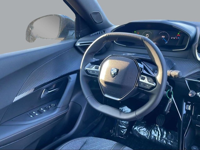 Peugeot 2008 PureTech 100 S&S Allure 75 kW (100 CV) Vehículo usado en Sevilla Peugeot 2008 PureTech 100 S&S Allure 75 kW (100 CV) Vehículo usado en Sevilla