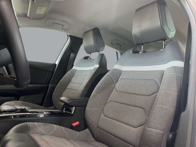 Citroen C4 BlueHDi 130 S&S Feel Pack EAT8 96 kW (130 CV) 16 Citroen C4 BlueHDi 130 S&S Feel Pack EAT8 96 kW (130 CV) 16