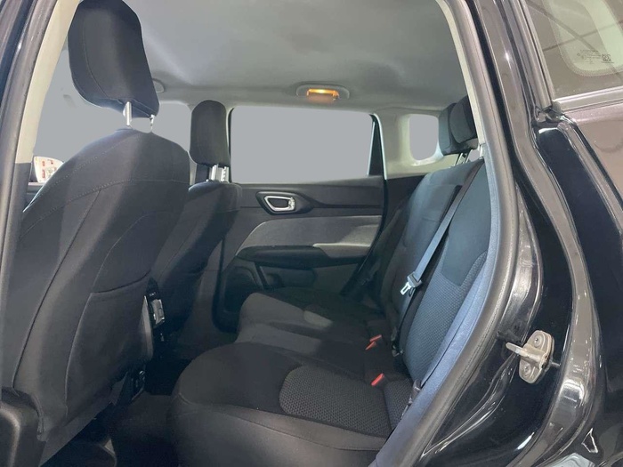 Jeep Compass 1.6 Multijet Longitude 4x2 96 kW (130 CV) Vehículo usado en Sevilla Jeep Compass 1.6 Multijet Longitude 4x2 96 kW (130 CV) Vehículo usado en Sevilla