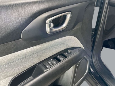 Jeep Compass 1.6 Multijet Longitude 4x2 96 kW (130 CV) 13 Jeep Compass 1.6 Multijet Longitude 4x2 96 kW (130 CV) 13