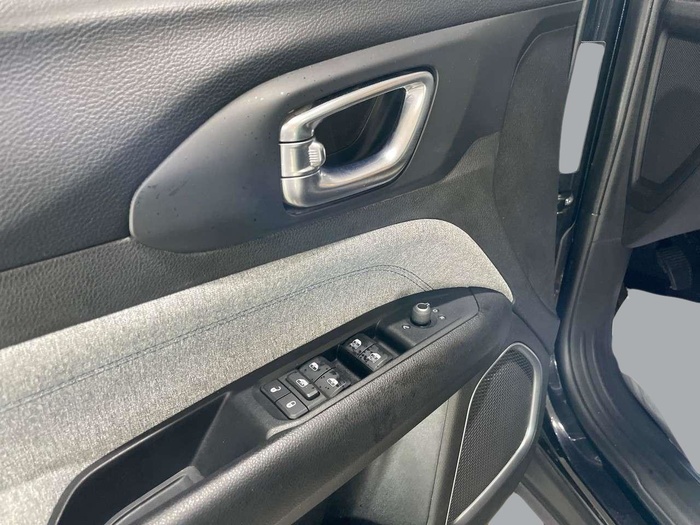 Jeep Compass 1.6 Multijet Longitude 4x2 96 kW (130 CV) Vehículo usado en Sevilla Jeep Compass 1.6 Multijet Longitude 4x2 96 kW (130 CV) Vehículo usado en Sevilla