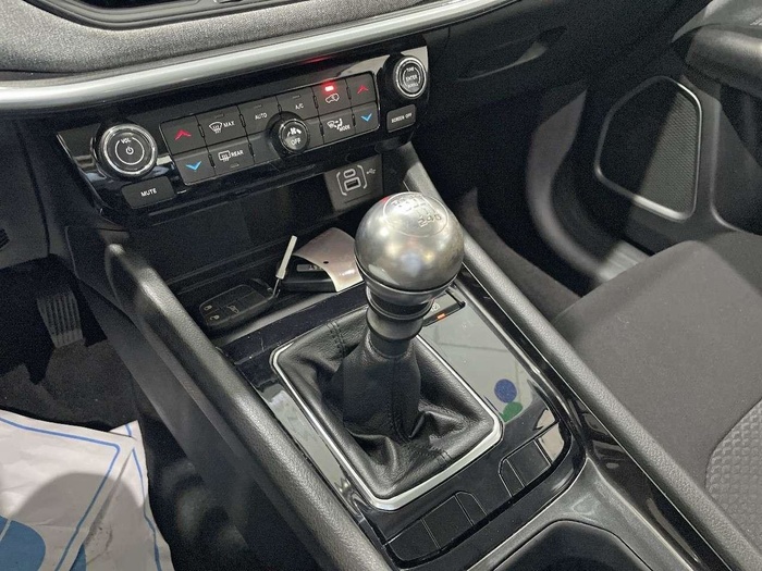 Jeep Compass 1.6 Multijet Longitude 4x2 96 kW (130 CV) Vehículo usado en Sevilla Jeep Compass 1.6 Multijet Longitude 4x2 96 kW (130 CV) Vehículo usado en Sevilla