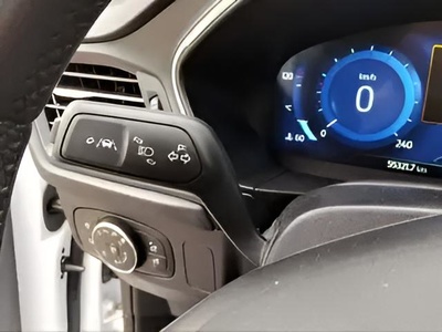 Ford Focus 1.0 Ecoboost MHEV Active 114 kW (155 CV) 13 Ford Focus 1.0 Ecoboost MHEV Active 114 kW (155 CV) 13