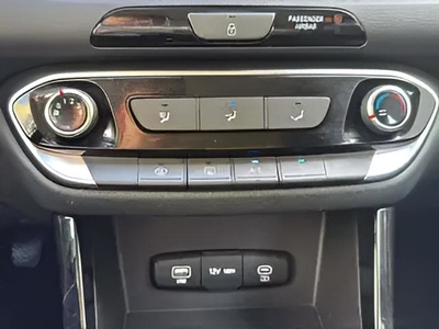 Hyundai i30 1.0 TGDI 48V Klass 74 kW (100 CV) 18 Hyundai i30 1.0 TGDI 48V Klass 74 kW (100 CV) 18