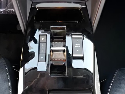 Citroen C4 Collection Hybrid ë-DCS6 107 kW (145 CV) 23 Citroen C4 Collection Hybrid ë-DCS6 107 kW (145 CV) 23