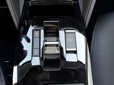 Citroen C4 Collection Hybrid ë-DCS6 107 kW (145 CV) 25 Citroen C4 Collection Hybrid ë-DCS6 107 kW (145 CV) 25