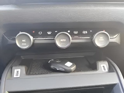 Citroen C4 Hybrid 145 Business Edition e-DCS6 107 kW (145 CV) 34 Citroen C4 Hybrid 145 Business Edition e-DCS6 107 kW (145 CV) 34