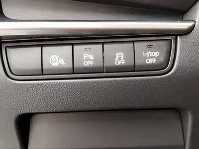 Mazda Mazda 3 2.5L E-SKY G MHEV Prime-line 103 kW (140 CV) 19 Mazda Mazda 3 2.5L E-SKY G MHEV Prime-line 103 kW (140 CV) 19