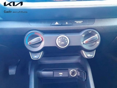 Kia Stonic 1.2 DPi Concept 62 kW (84 CV) 12 Kia Stonic 1.2 DPi Concept 62 kW (84 CV) 12