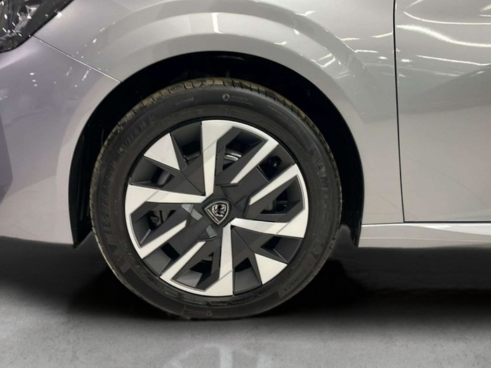 Peugeot 208 PureTech 100 Active 75 kW (100 CV) Vehículo usado en Sevilla Peugeot 208 PureTech 100 Active 75 kW (100 CV) Vehículo usado en Sevilla