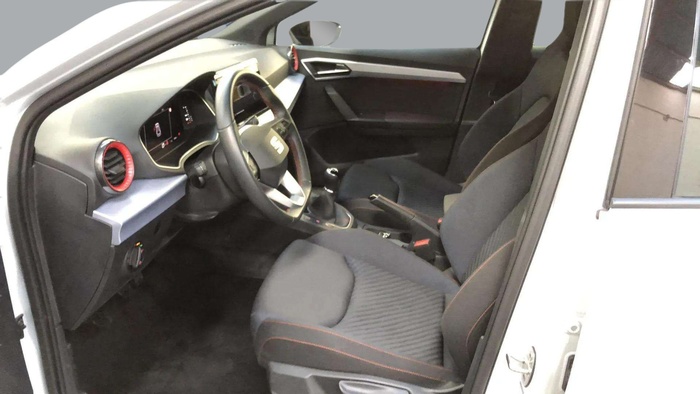 SEAT Ibiza 1.0 TSI S&S FR XS 85 kW (115 CV) Vehículo usado en Sevilla SEAT Ibiza 1.0 TSI S&S FR XS 85 kW (115 CV) Vehículo usado en Sevilla